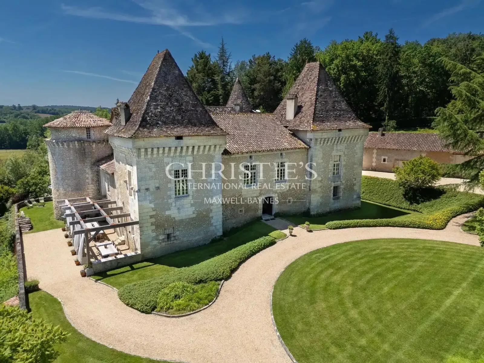 Ch&acirc;teau Background