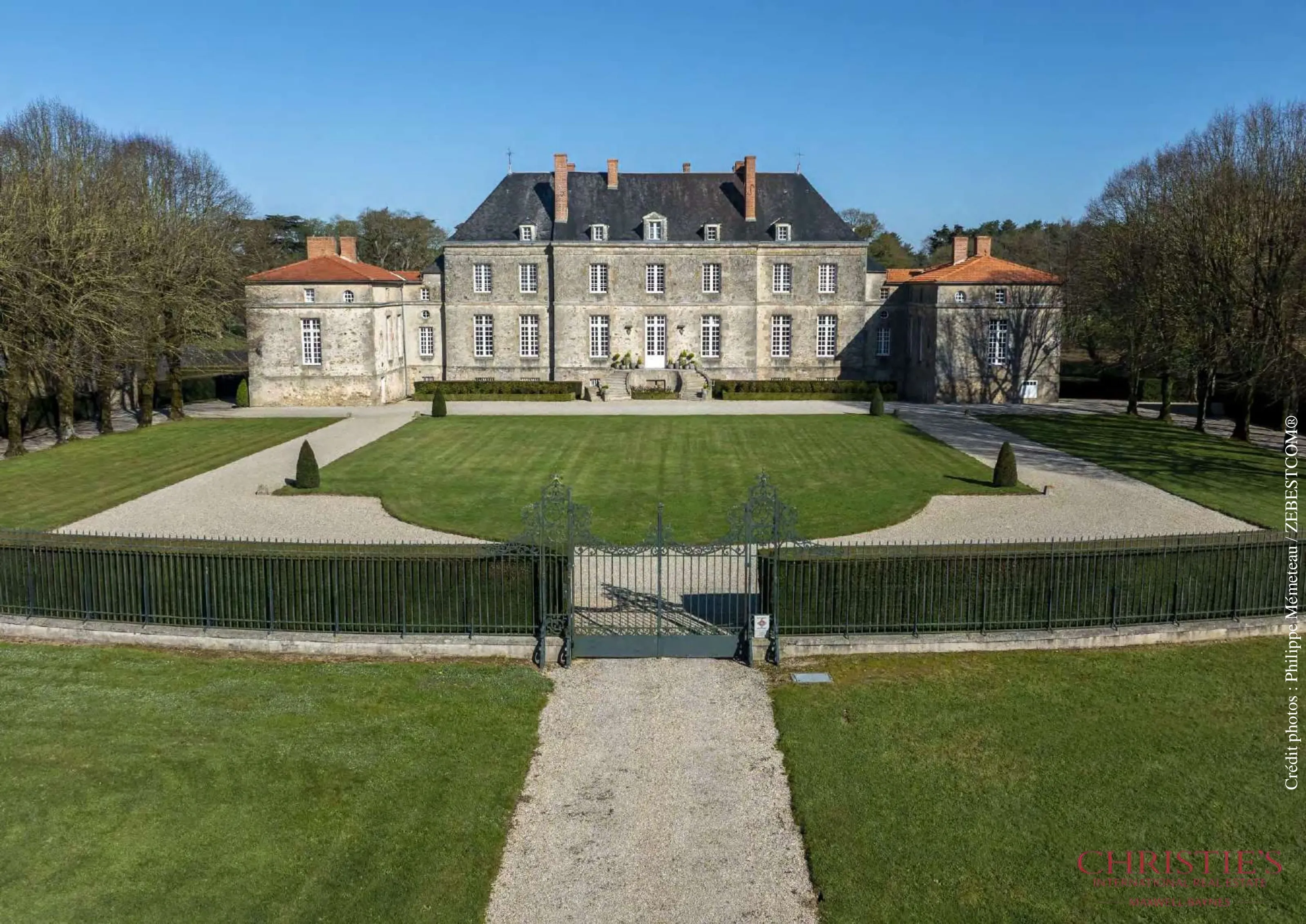 Južn&aacute; fas&aacute;da Ch&acirc;teau d'Asson